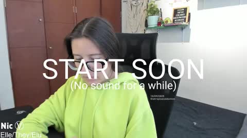 Nicole online show from September 2025 12:05:02 PM