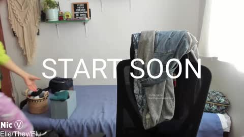 Nicole online show from September 2025 01:36:02 PM