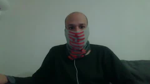 Scarf guy online show from January 2025 05:50:01 PM