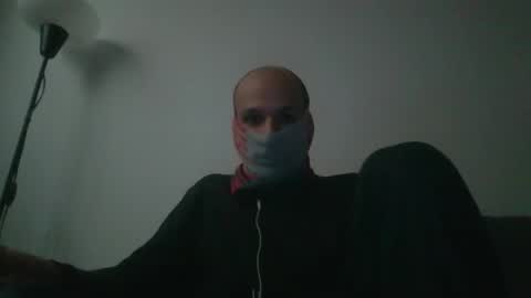 Scarf guy online show from January 2025 04:52:01 PM