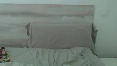 Scarf guy online show from February 2025 10:17:02 AM