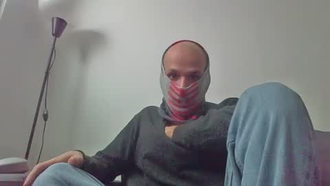 Scarf guy online show from February 2025 01:11:01 PM