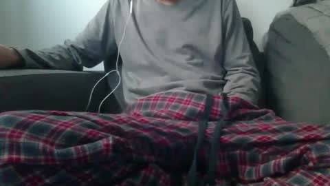 Scarf guy online show from April 2026 05:54:01 PM