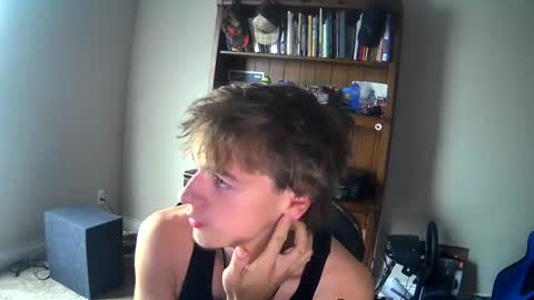 Snapshot of thevincegray chatting on June 2026 10:57:01 PM Vince online show from June 2026 10:57:01 PM
