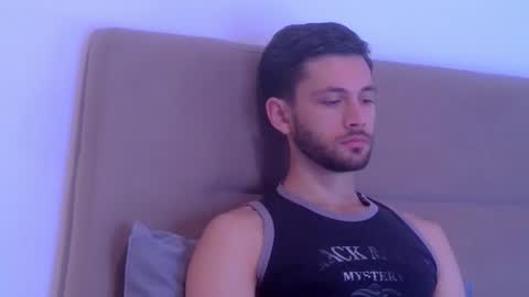 Snapshot of thewaiter2025 chatting on December 2025 07:35:01 AM The Waiter online show from December 2025 07:35:01 AM