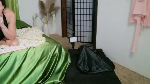 The Willow Fox online show from May 2026 02:40:01 AM