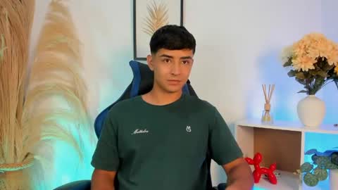 Thiago  online show from April 2026 11:51:02 PM