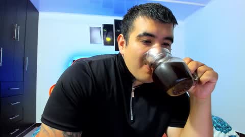 Thiago online show from November 2025 04:59:02 AM