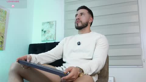 Thiago online show from April 2026 01:52:01 AM