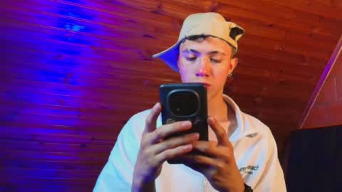 thiago_n_sam online show from November 2025 11:37:02 PM