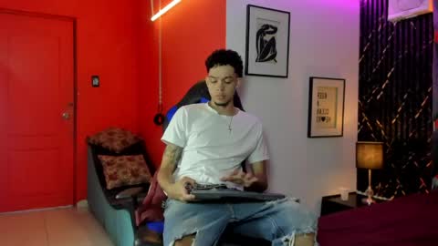 Thiago online show from April 2026 08:00:02 PM