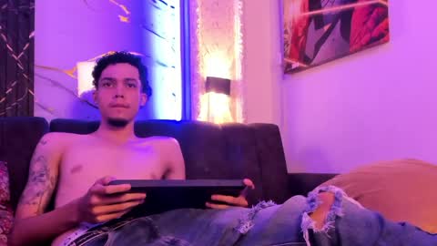 Thiago online show from April 2026 08:04:02 PM