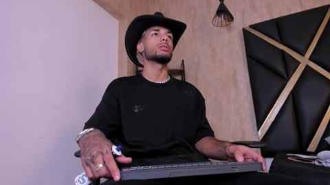 ThiagoFerreti online show from September 2025 03:19:01 AM