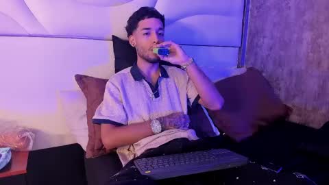 ThiagoFerreti online show from May 2026 03:25:02 AM