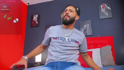 Thia Gomez online show from December 2024 01:45:01 PM