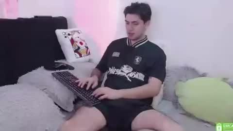 Thiago River online show from July 2026 04:05:02 AM
