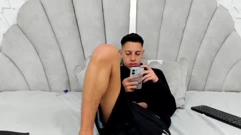 Thiago   online show from March 2026 03:36:01 AM