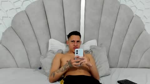 Thiago   online show from March 2026 02:33:02 PM