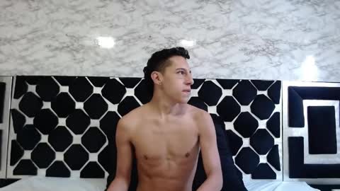 Thiago   online show from May 2026 01:07:01 PM