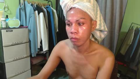 Snapshot of thick_bigcock13 chatting on October 2025 10:32:02 PM gil online show from October 2025 10:32:02 PM