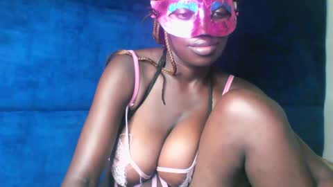 Snapshot of thickbaby9 chatting on November 2025 11:47:02 PM lovlyn online show from November 2025 11:47:02 PM