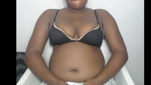 Snapshot of thickebonny7 chatting on March 2026 09:14:02 AM thickebonny7 online show from March 2026 09:14:02 AM