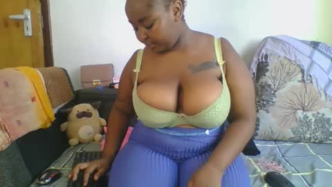 thickie_ online show from November 2025 04:29:02 AM