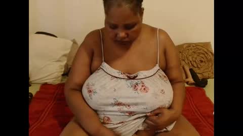 Snapshot of thicksexymellons chatting on September 2025 09:47:02 AM Pat online show from September 2025 09:47:02 AM