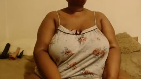 Snapshot of thicksexymellons chatting on October 2025 08:06:02 PM Pat online show from October 2025 08:06:02 PM