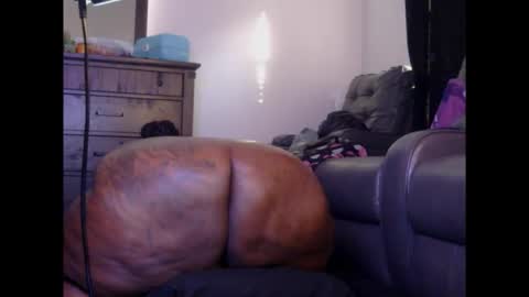 Thickumzz41 online show from May 2026 12:17:02 AM