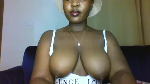 Snapshot of thickyannah2 chatting on February 2026 01:23:01 AM thickyannah online show from February 2026 01:23:01 AM