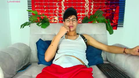 Snapshot of thiiagosaeenz chatting on February 2026 05:30:01 PM Thiago Saenzz online show from February 2026 05:30:01 PM