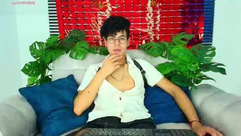 Snapshot of thiiagosaeenz chatting on February 2026 04:05:02 PM Thiago Saenzz online show from February 2026 04:05:02 PM