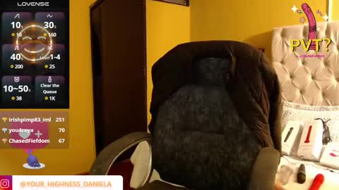 Snapshot of thin__tatto_ chatting on March 2025 05:17:02 PM MADAME online show from March 2025 05:17:02 PM