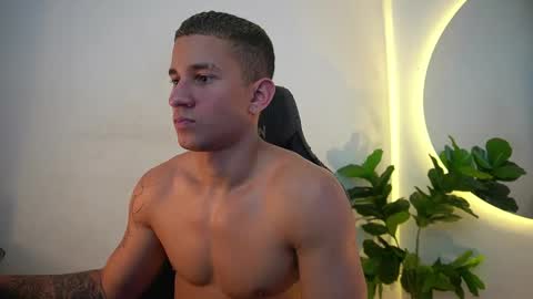 thin_tommy11 online show from April 2026 08:55:01 PM