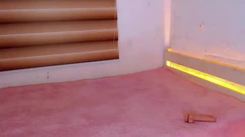 Snapshot of thinkoflaura chatting on November 2025 10:44:02 PM LAURA online show from November 2025 10:44:02 PM