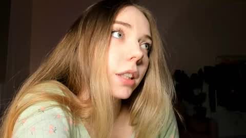 Amelia  shows on mondays fridays and sundays  if anything changes im giving updates on my fansly  online show from February 2025 07:35:02 PM