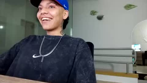 thomas27f online show from November 2025 11:21:02 PM