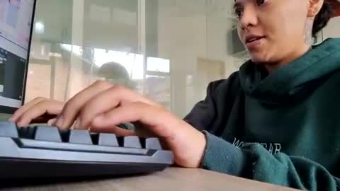 thomas27f online show from November 2025 06:51:01 PM