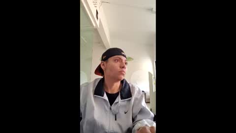 thomas27f online show from November 2025 07:39:02 PM