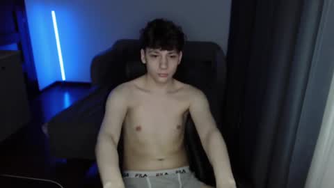 Snapshot of thomas617826 chatting on March 2025 09:09:02 PM Thomas Hill online show from March 2025 09:09:02 PM