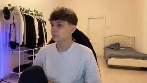 Snapshot of thomas617826 chatting on November 2025 08:23:02 PM Thomas Hill online show from November 2025 08:23:02 PM