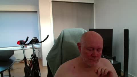 Snapshot of thomas806035 chatting on July 2026 04:04:01 AM thomas806035 online show from July 2026 04:04:01 AM