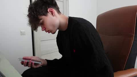 Snapshot of thomas_brons chatting on June 2026 05:27:01 AM THOMAS BRONS online show from June 2026 05:27:01 AM
