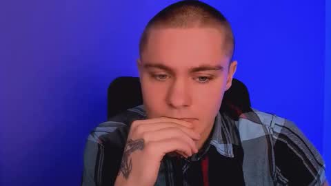 Snapshot of thomas_crow chatting on November 2025 09:53:01 AM thomas_crow online show from November 2025 09:53:01 AM