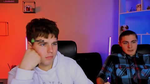 Snapshot of thomas_crow chatting on December 2025 09:58:02 AM thomas_crow online show from December 2025 09:58:02 AM