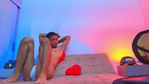 Snapshot of thomas_elg chatting on November 2025 01:16:01 AM THOMAS JOHANN online show from November 2025 01:16:01 AM