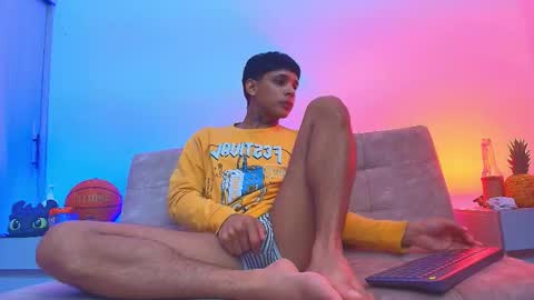 Snapshot of thomas_elg chatting on November 2025 01:50:02 AM THOMAS JOHANN online show from November 2025 01:50:02 AM