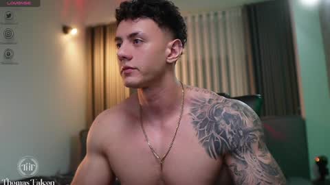 Snapshot of thomas_falcon1 chatting on December 2024 02:03:02 AM Thomas Falcon online show from December 2024 02:03:02 AM