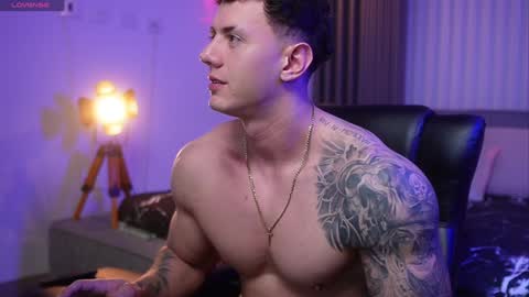 Snapshot of thomas_falcon1 chatting on January 2025 05:16:02 AM Thomas Falcon online show from January 2025 05:16:02 AM